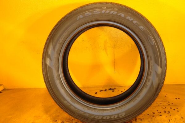 4 used tires 225/55/17 GOODYEAR - Image 6