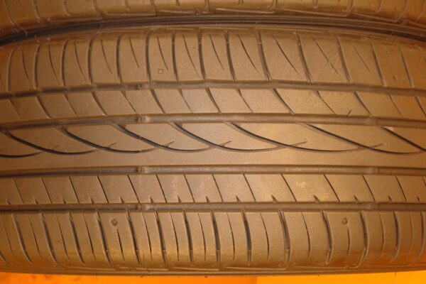 2 used tires 225/50/16 FALKEN - Image 4