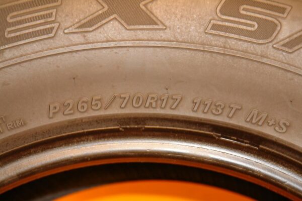 2 used tires 265/70/17 FALKEN - Image 7