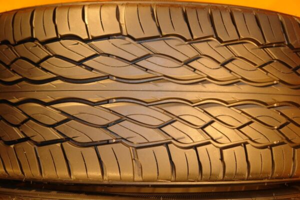 2 used tires 285/40/22 FALKEN - Image 4