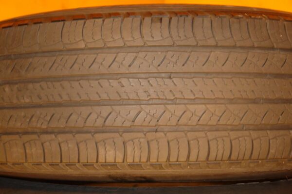 2 used tires 235/70/16 MICHELIN - Image 4