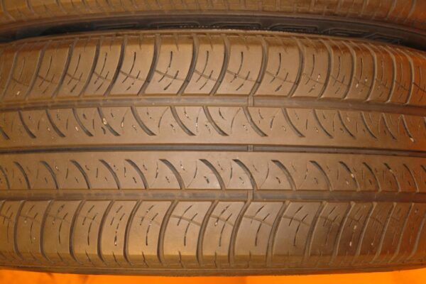 2 used tires 215/60/16 COOPER - Image 4