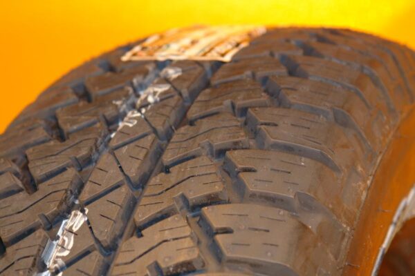 4 new tires 265/70/17 BRIDGESTONE - Image 3