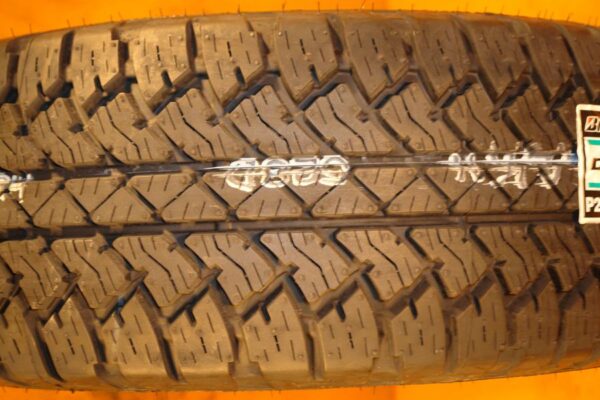 4 new tires 265/70/17 BRIDGESTONE - Image 4