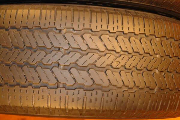 2 used tires 245/75/16 GENERAL - Image 4