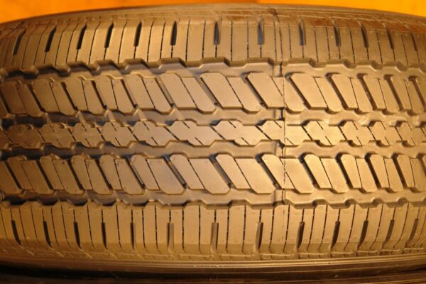 2 used tires 255/65/17 CONTINENTAL - Image 4