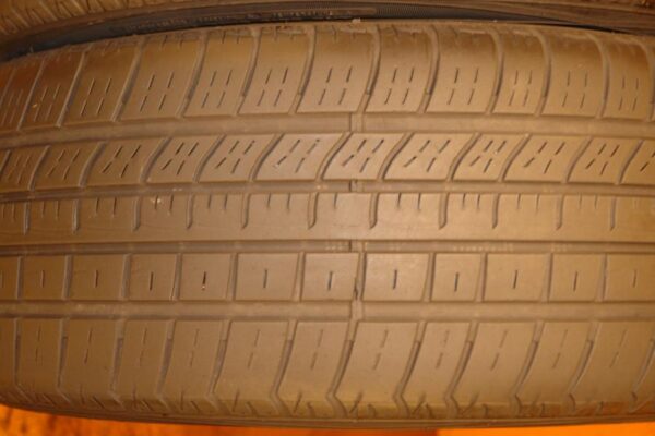 2 used tires 215/55/17 BIG O - Image 4