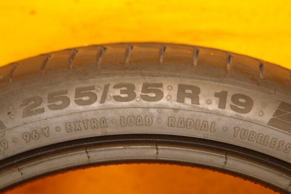 2 used tires 255/35/19 CONTINENTAL - Image 7