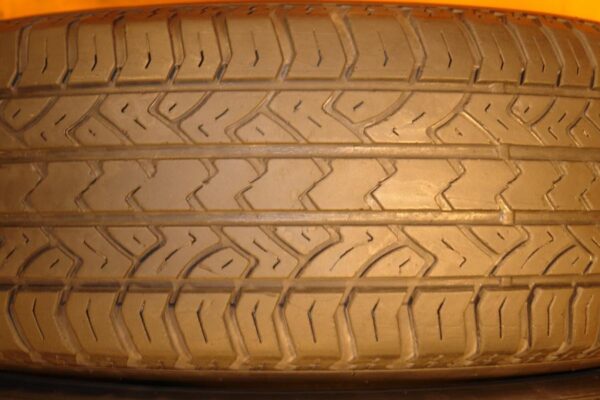 2 used tires 225/70/15 RADIAL GT - Image 4