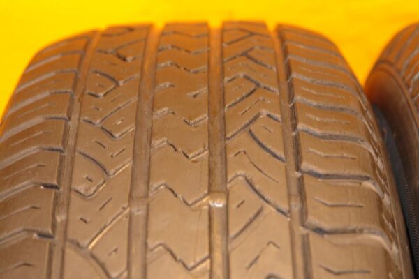 2 used tires 225/70/15 RADIAL GT - Image 3