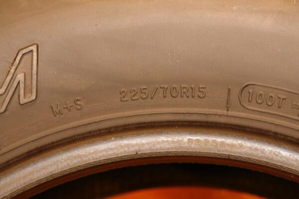 2 used tires 225/70/15 RADIAL GT - Image 7