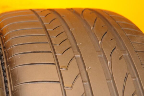 2 used tires 285/30/19 BRIDGESTONE - Image 3