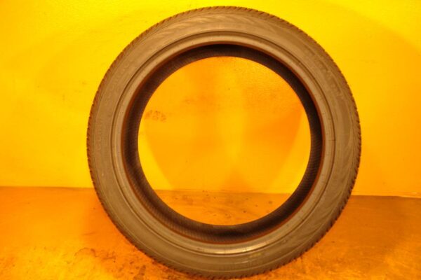 2 used tires 245/40/19 CONTINENTAL - Image 6