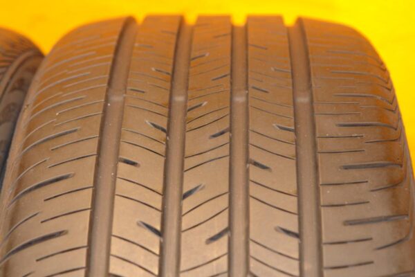 2 used tires 235/45/18 CONTINENTAL - Image 3