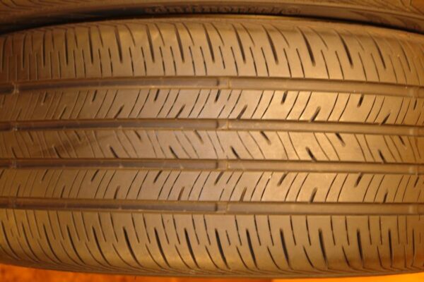 2 used tires 235/45/18 CONTINENTAL - Image 4