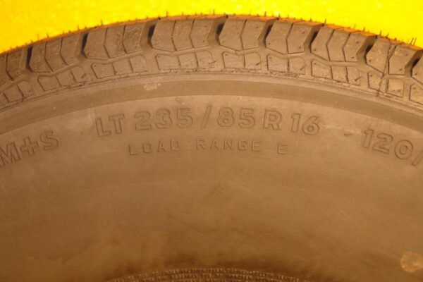 2 used tires LT 235/85/16 GENERAL - Image 7