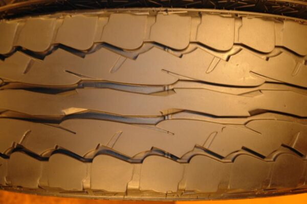 2 used tires LT 275/65/18 FALKEN - Image 4