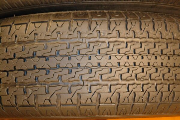 2 used tires ST 215/75/14 TOW - MASTER - Image 4