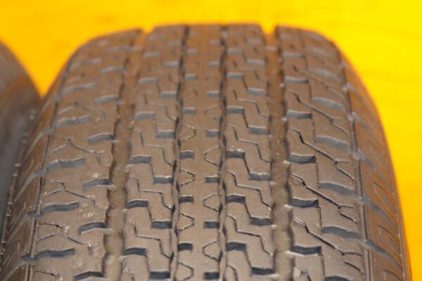 2 used tires ST 215/75/14 TOW - MASTER - Image 5