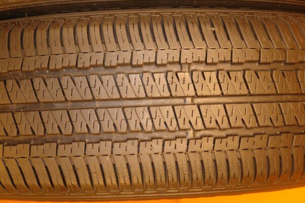 2 used tires 205/65/15 BRIDGESTONE - Image 4