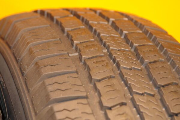 2 used tires 235/70/16 GEO-TRAC - Image 3