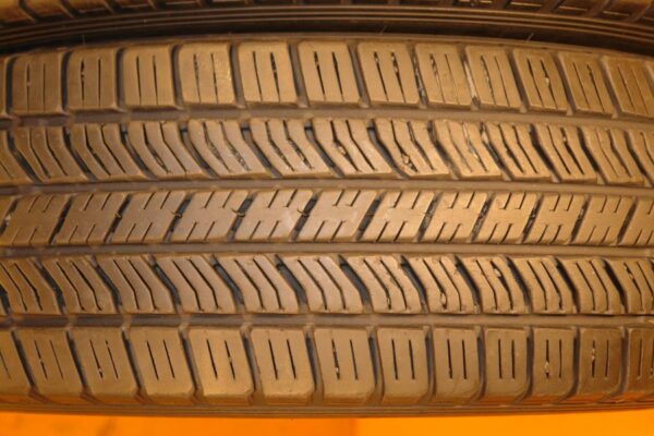 2 used tires 30/9.50/15 DELTA - Image 4