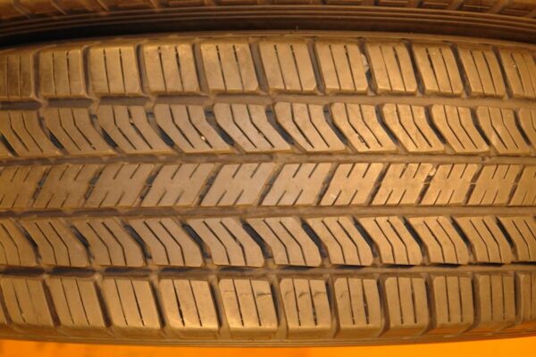 2 used tires LT 30/9.50/15 DELTA - Image 4