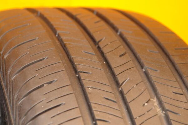 2 used tires 235/45/18 CONTINENTAL - Image 3