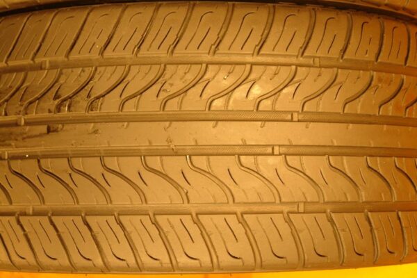 2 used tires 245/40/18 DELINTE - Image 4