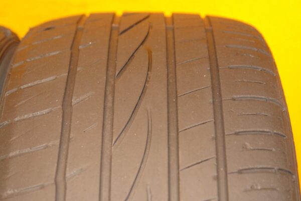 2 used tires 235/45/18 FALKEN - Image 3