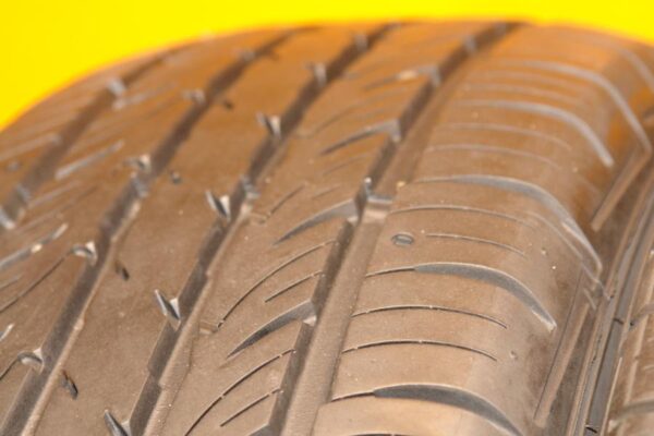 2 used tires 235/65/16 FALKEN - Image 3