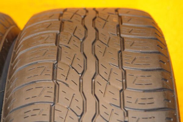 2 used tires 235/60/16 BRIDGESTONE - Image 3