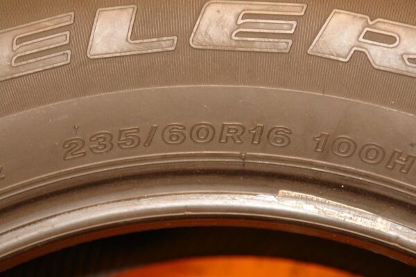 2 used tires 235/60/16 BRIDGESTONE - Image 6