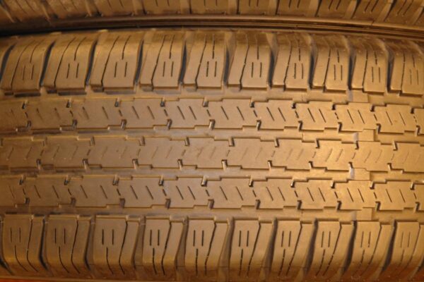 2 used tires LT 215/85/16 WESTLAKE - Image 4