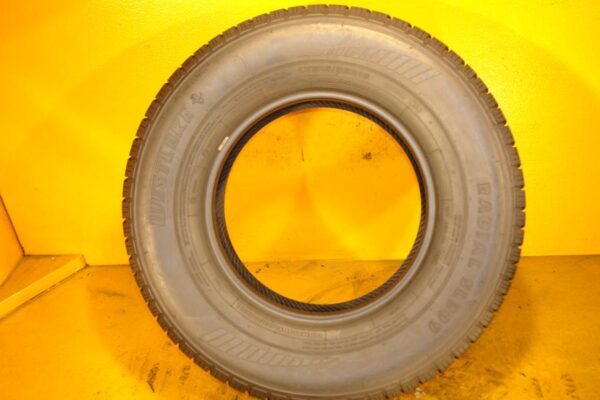 2 used tires LT 215/85/16 WESTLAKE - Image 7