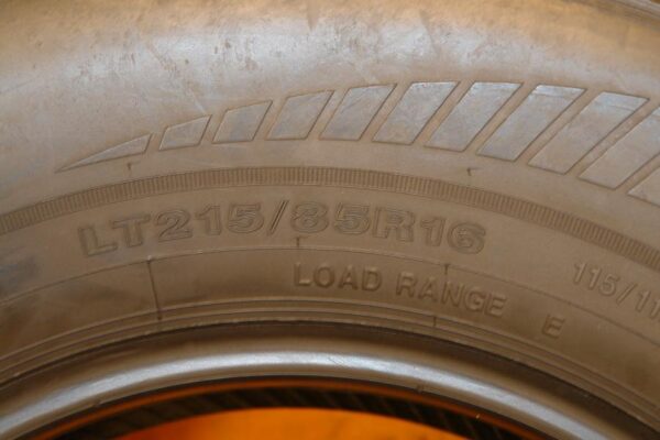 2 used tires LT 215/85/16 WESTLAKE - Image 8