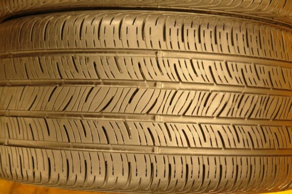 2 used tires 265/35/18 CONTINENTAL - Image 4