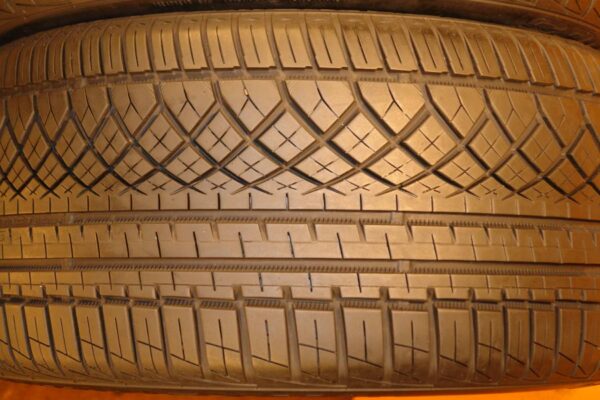 2 used tires 265/35/18 CONTINENTAL - Image 4