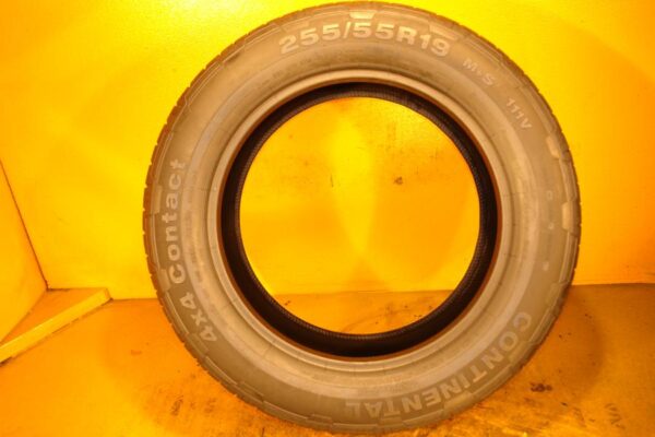 2 used tires 255/55/19 CONTINENTAL - Image 6