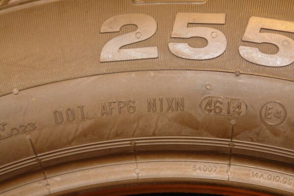 2 used tires 255/55/19 CONTINENTAL - Image 7