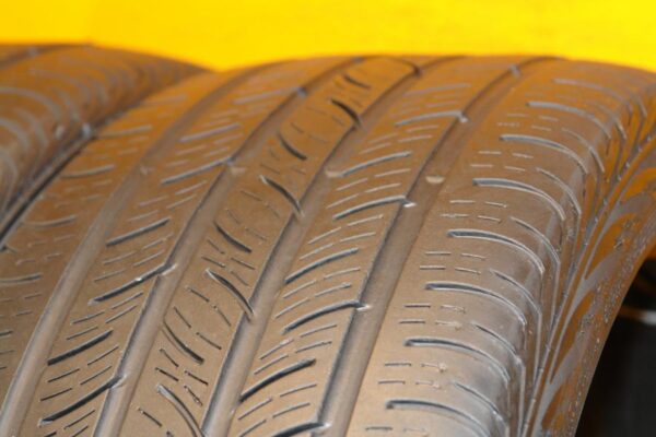 2 used tires 255/40/19 CONTINENTAL - Image 3