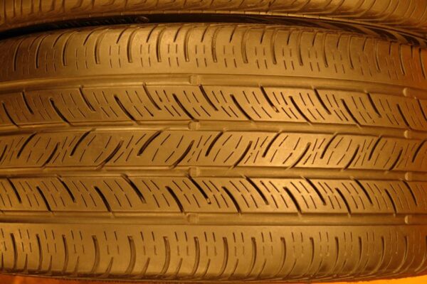 2 used tires 255/40/19 CONTINENTAL - Image 4