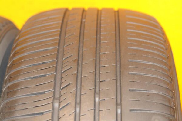 2 used tires 215/65/16 MAYRUN - Image 3