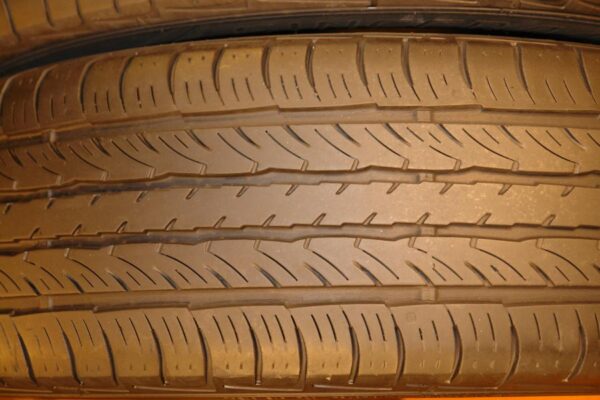 2 used tires 215/70/15 FALKEN - Image 4