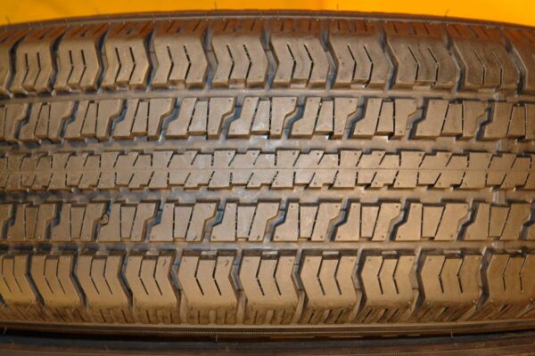 2 used tires 215/70/14 JETZON - Image 4