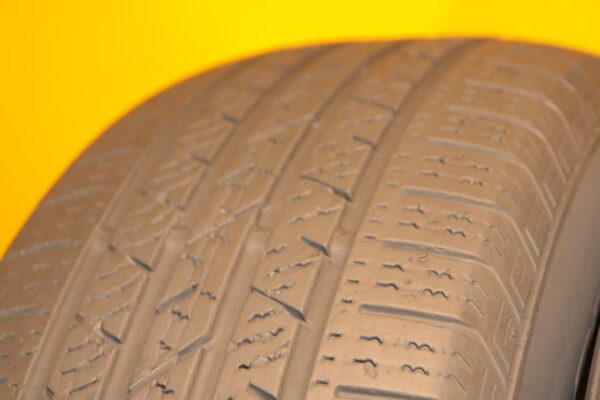 2 used tires 235/65/18 CONTINENTAL - Image 5