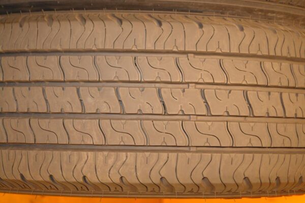 2 used tires LT 225/75/16 WILDCAT - Image 4