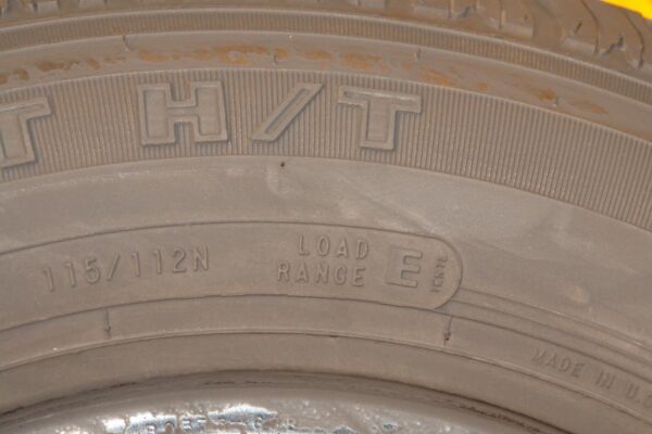 2 used tires LT 225/75/16 WILDCAT - Image 7