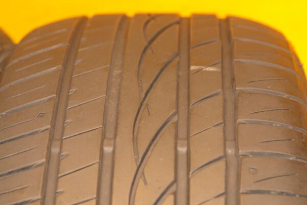 2 used tires 235/55/19 FALKEN - Image 5