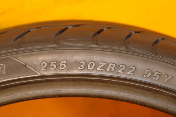 2 used tires 255/30/22 FALKEN - Image 6